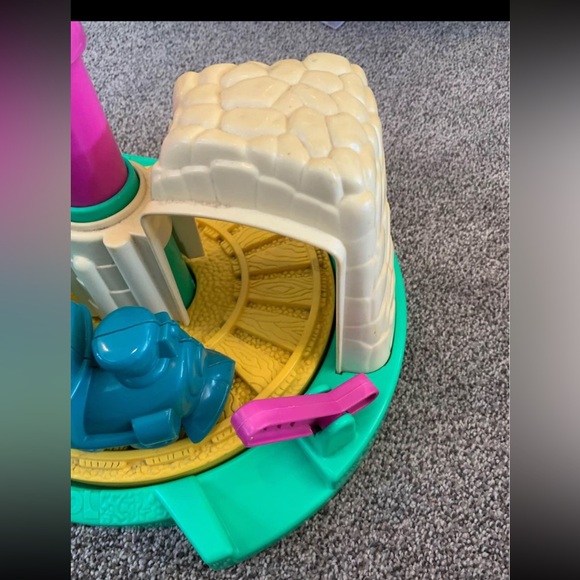 RARE Vintage 1990 PlaySkool BARNEY STATION Purple Dinosaur Spinning Train Toy - Picture 7 of 9